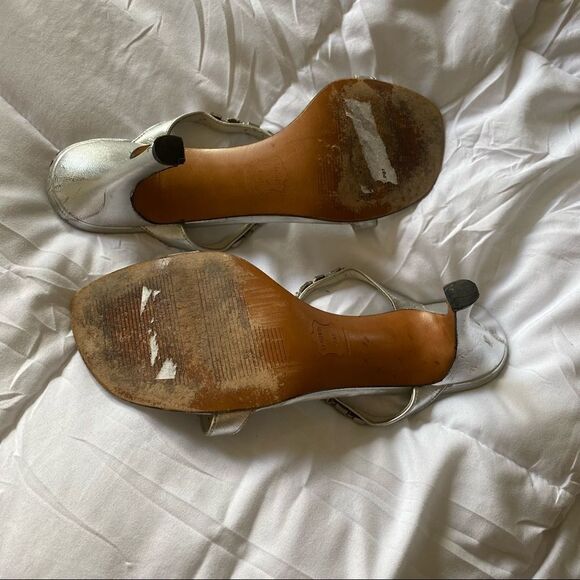 Stuart Weitzman Strappy Silver Chain Kitten Heels - Picture 4 of 6